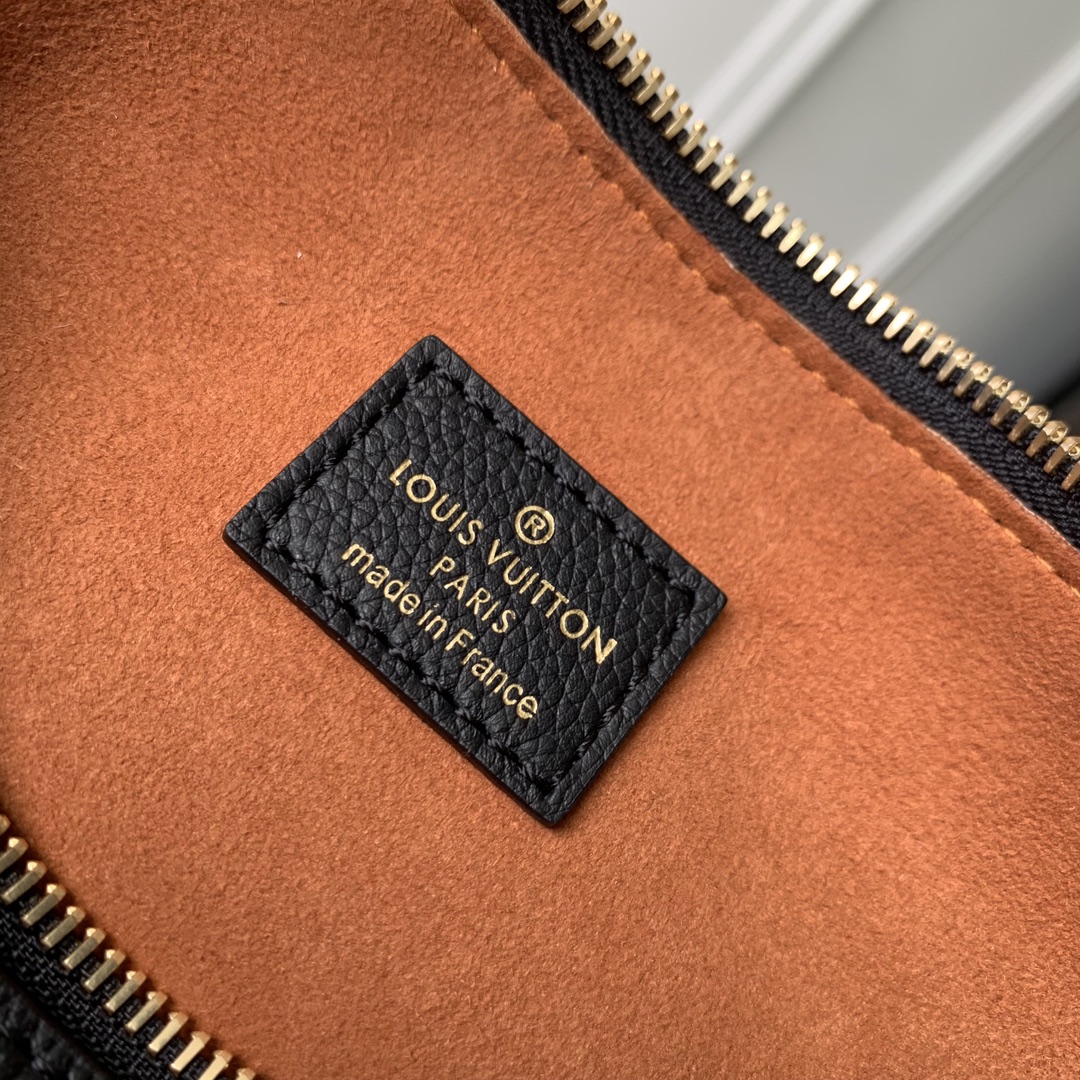 l**is V*t*n low key bumbag-28*13*5.5cm