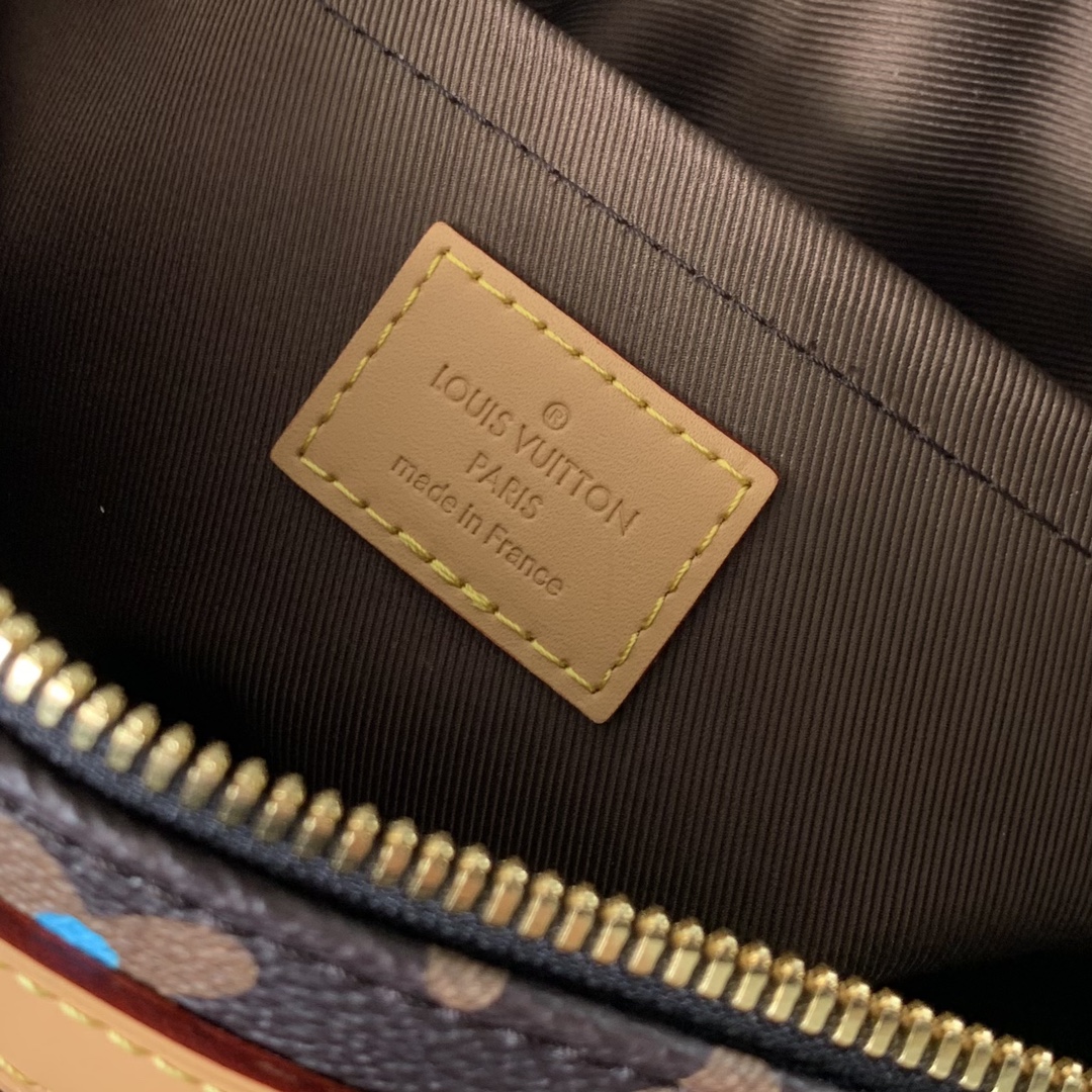 l**is V*t*n envelope bag-23.5 x 15.5 x 8.5cm