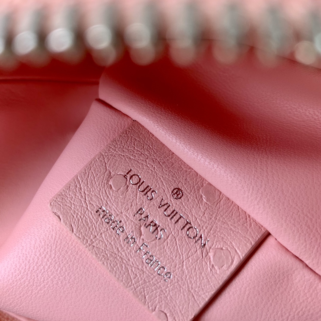 l**is V*t*n slim trunk--m25445-23 x 12 x 4cm