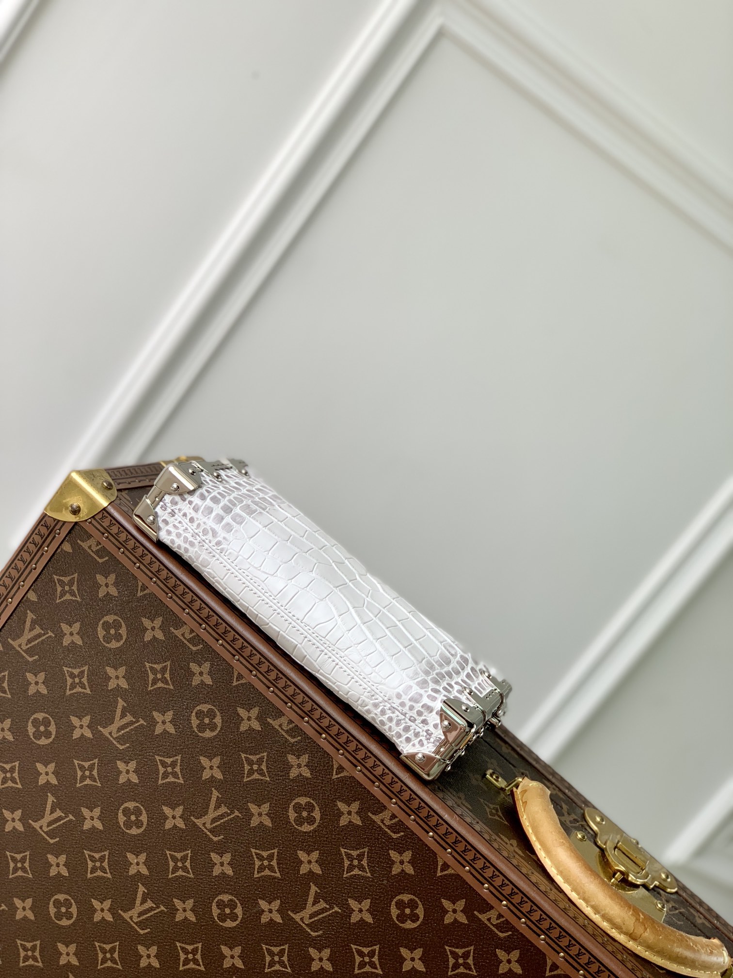 l**is V*t*n slim trunk--m25445-23 x 12 x 4cm