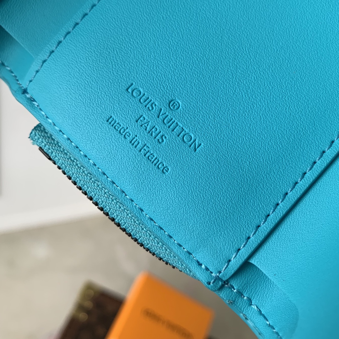 l**is V*t*n wallet-m11524-11 x 8.5 x 2cm