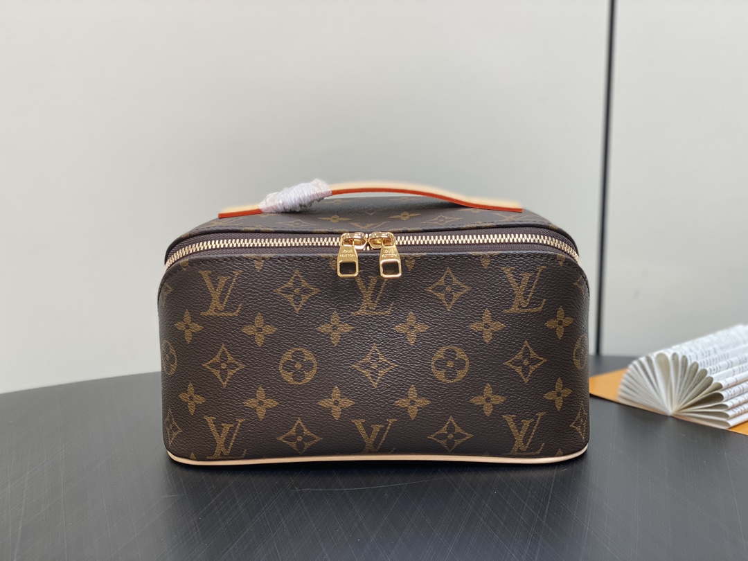 l**is V*t*n toiletry bag 2 compartments-24*13*13cm