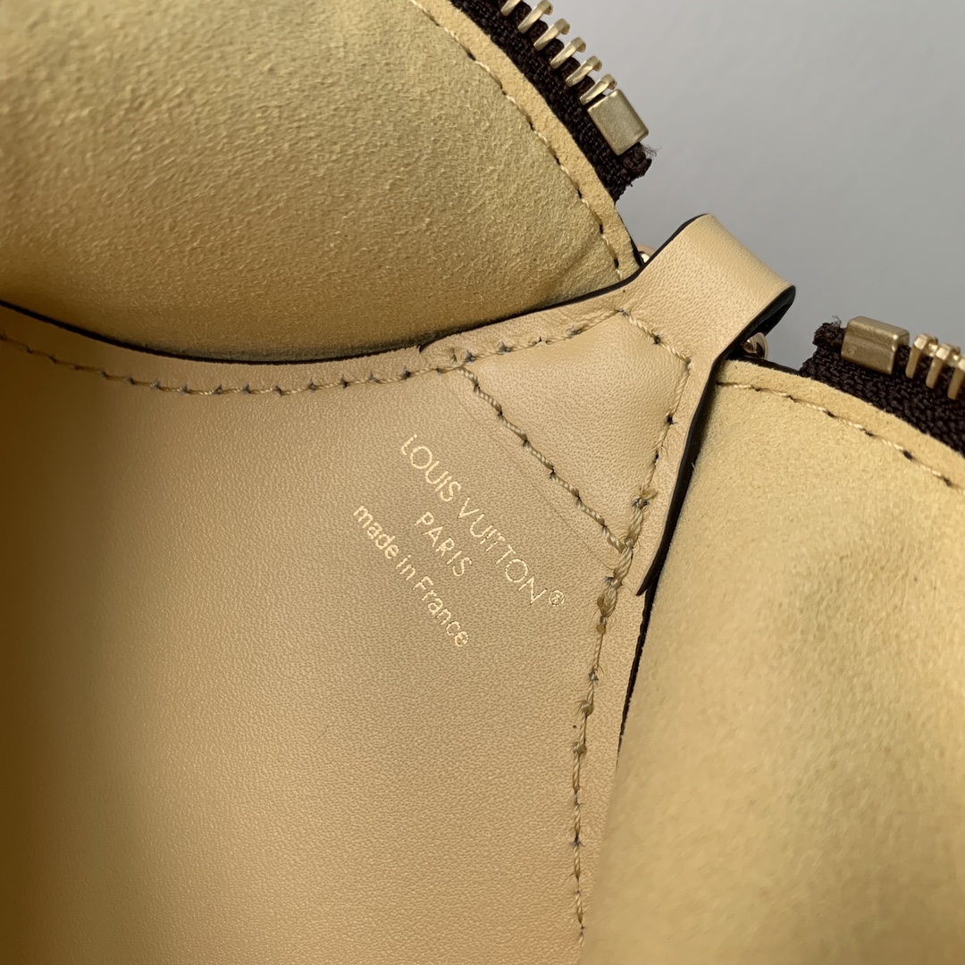 l**is V*t*n bloom pouch-m11303-22.5*13*13cm