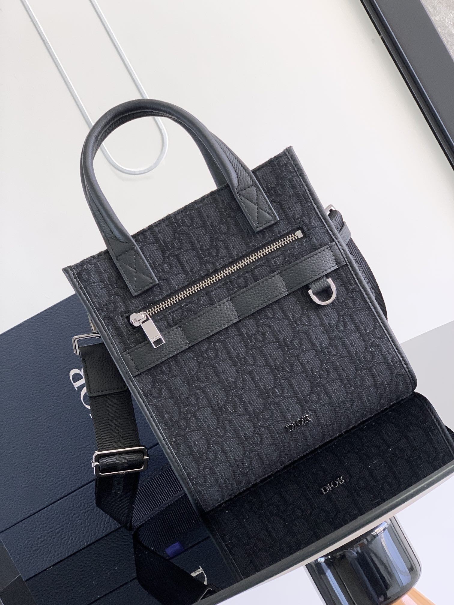 d*or safari N0*H-south bag-21 x 23.5 x 7.5cm