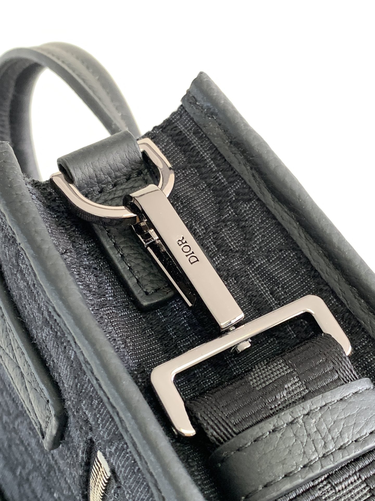 d*or safari N0*H-south bag-21 x 23.5 x 7.5cm