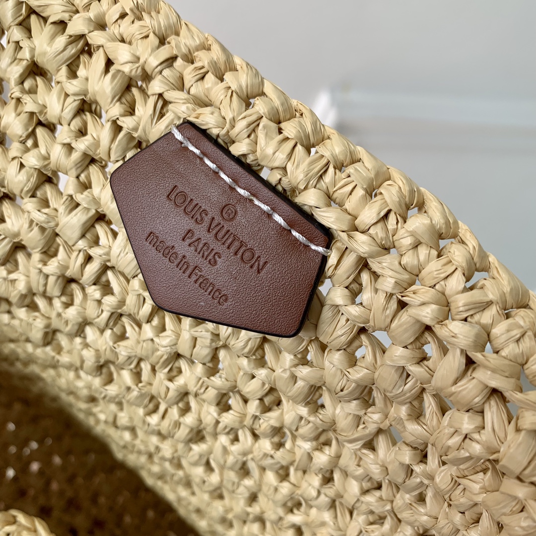 l**is V*t*n onthego handbag-37.5 x 30 x 17cm