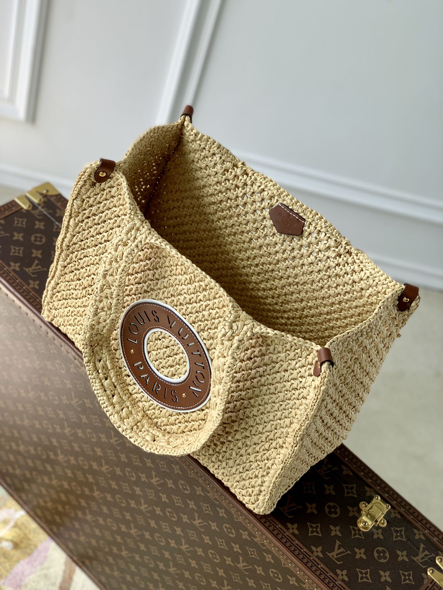 l**is V*t*n onthego handbag-37.5 x 30 x 17cm