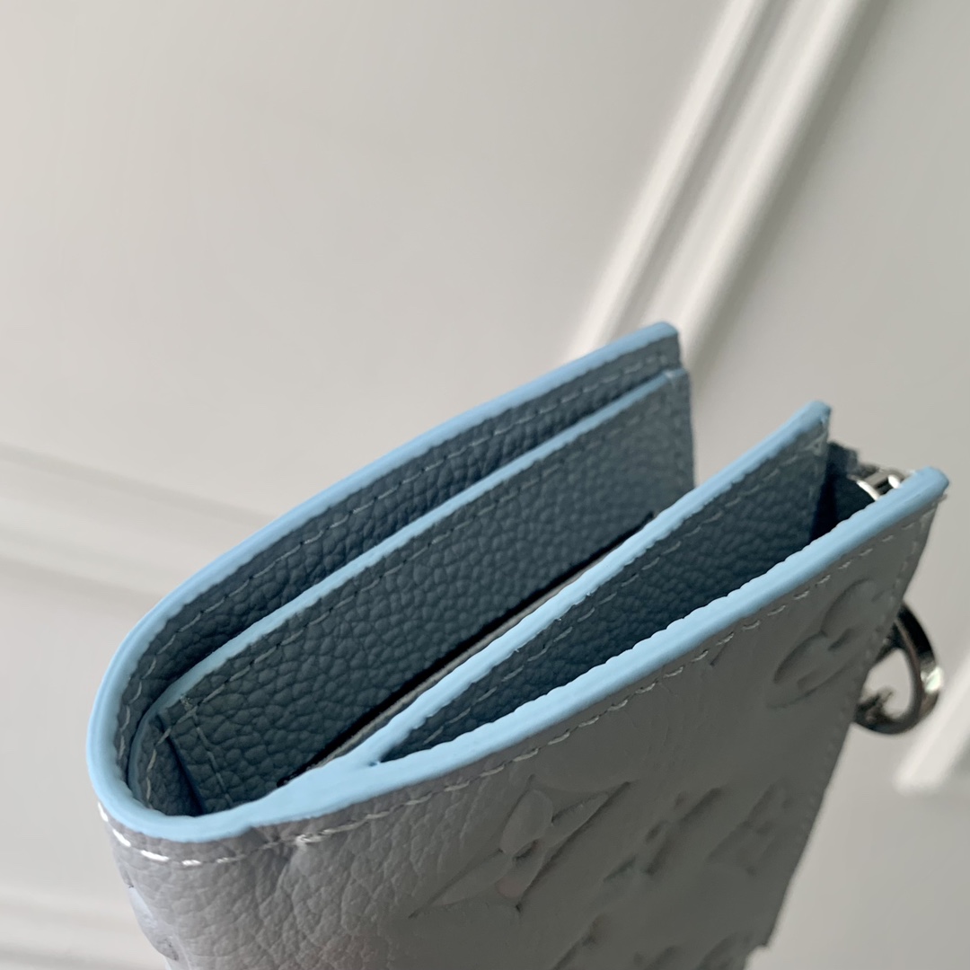 l**is V*t*n wallet-9 x 11.5 x 1.5cm