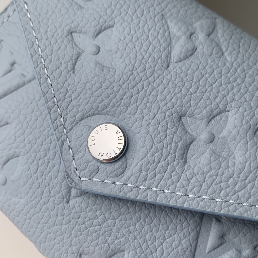 l**is V*t*n wallet-9 x 11.5 x 1.5cm