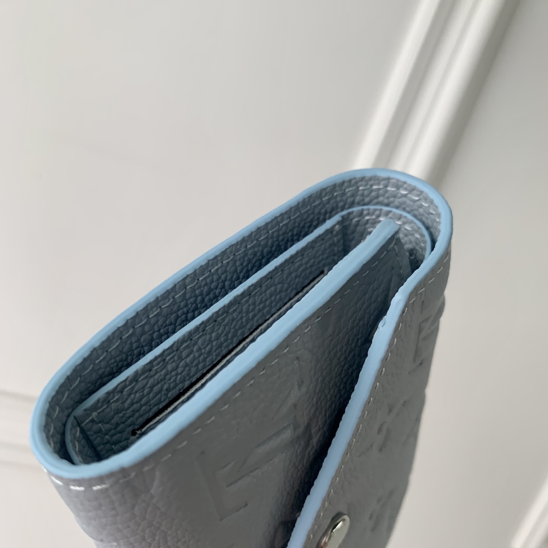 l**is V*t*n wallet-9 x 11.5 x 1.5cm