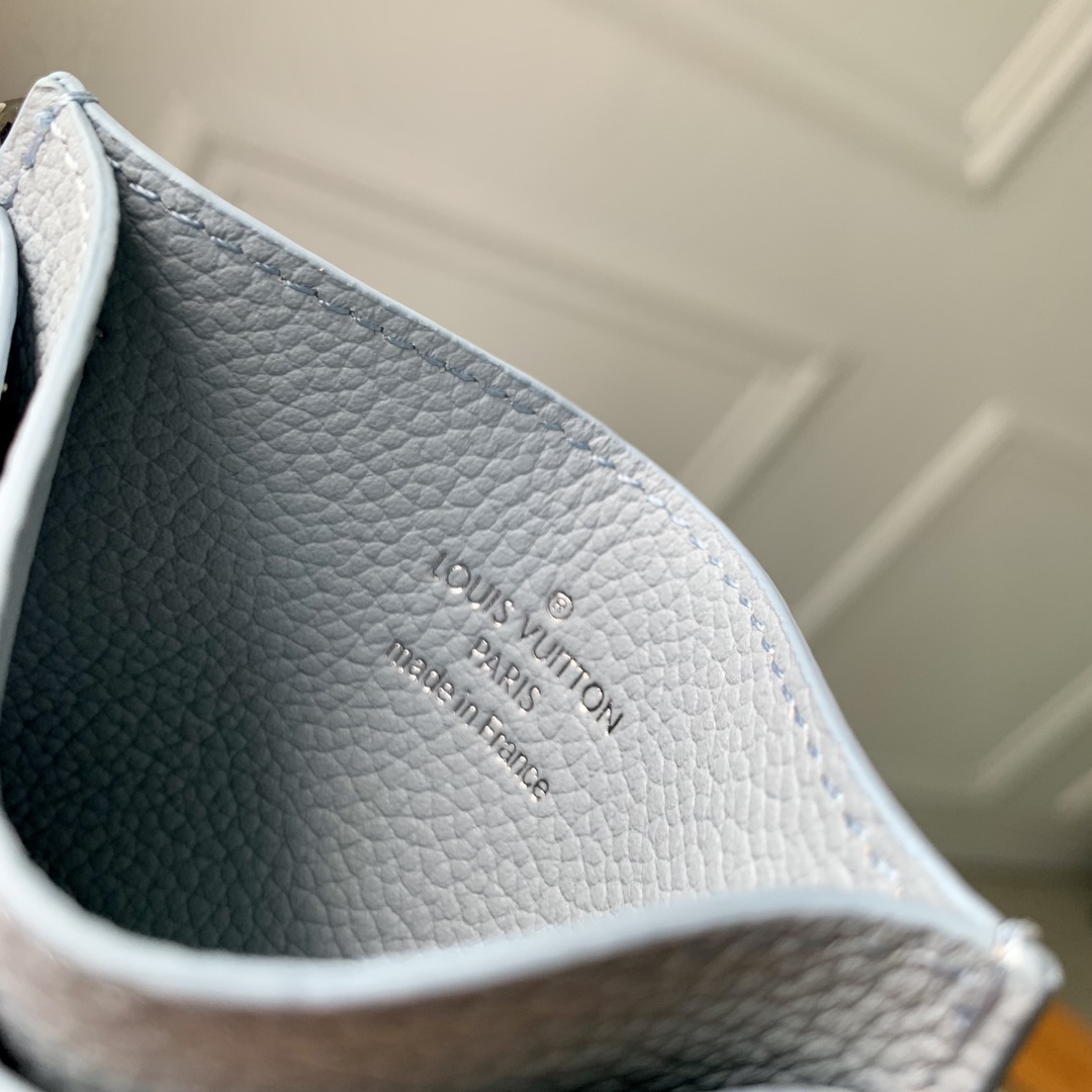 l**is V*t*n wallet-12 8 0.8cm