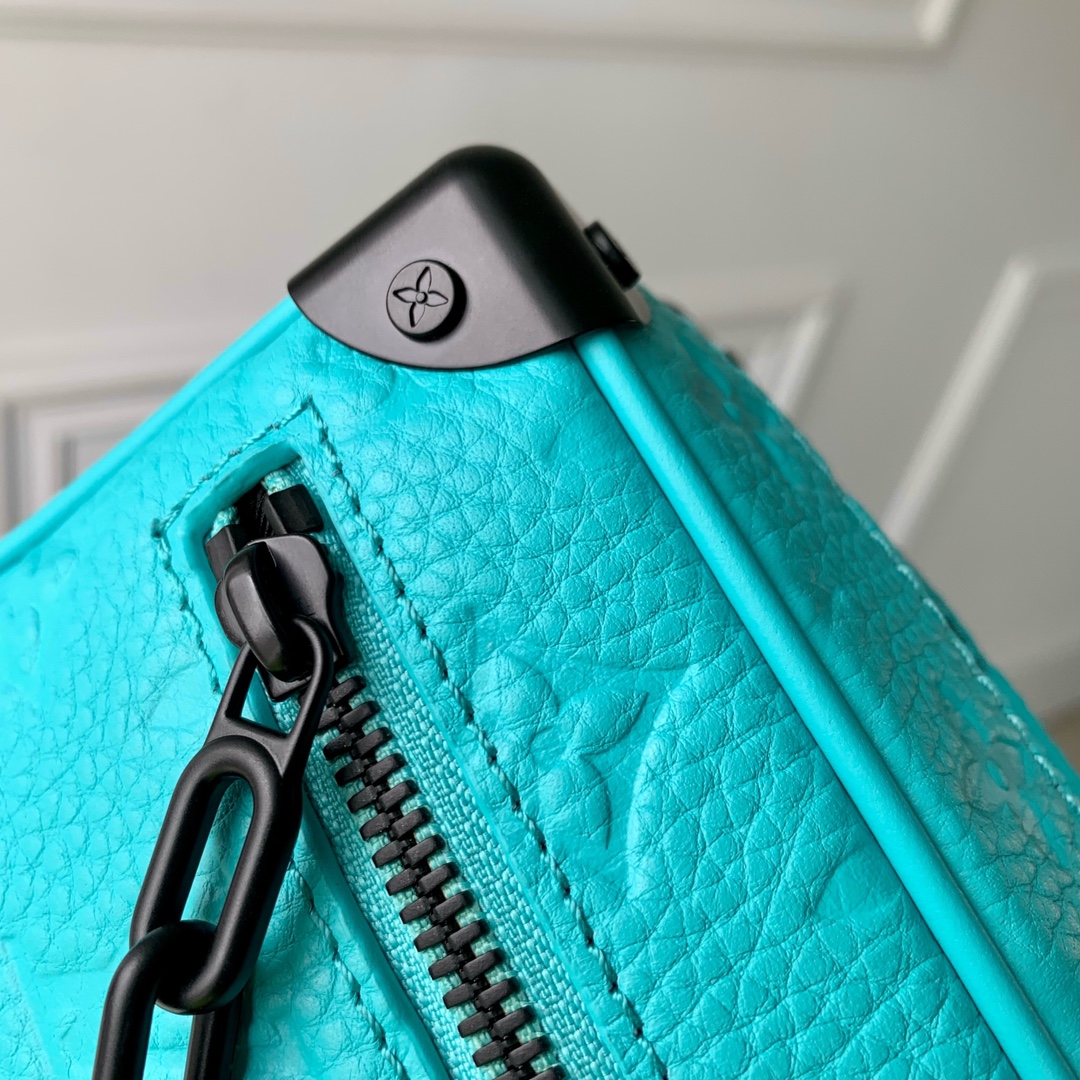 l**is V*t*n mini soft trunk m25132-18.5 x13x8cm