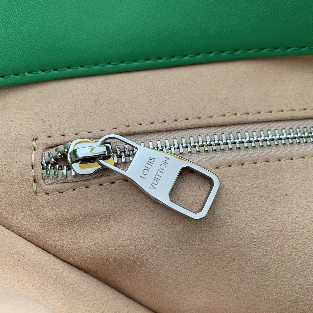 l**is V*t*n shopper handbags-40 x 32 x 16cm