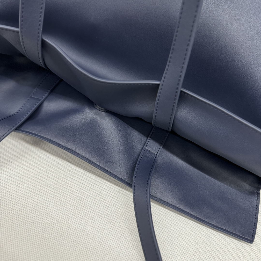 Loewe Flamenco-38*29*14CM