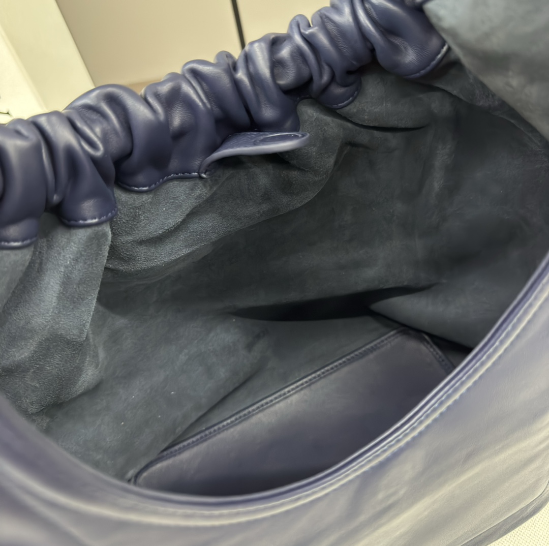 Loewe Squeeze Bag-34*13.5*33CM