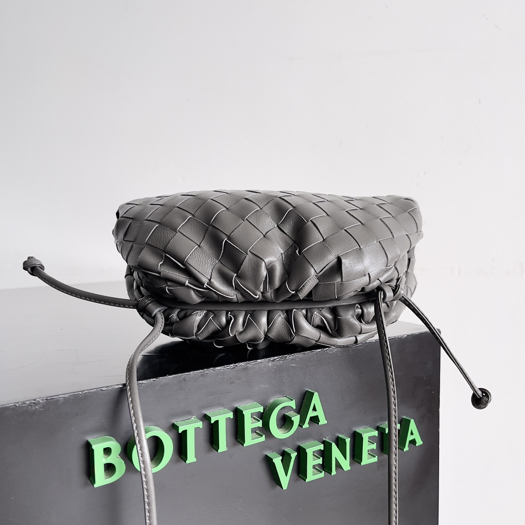 Bo*te*ga ve*ne*ta the pouch bag-22*9cm
