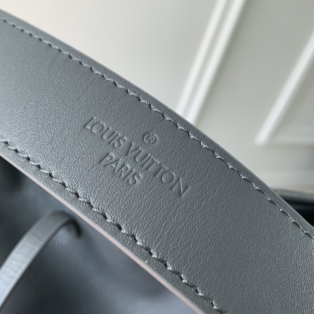 l**is V*t*n carryall cargo bag-m12579-33.5 x 23 x 15cm