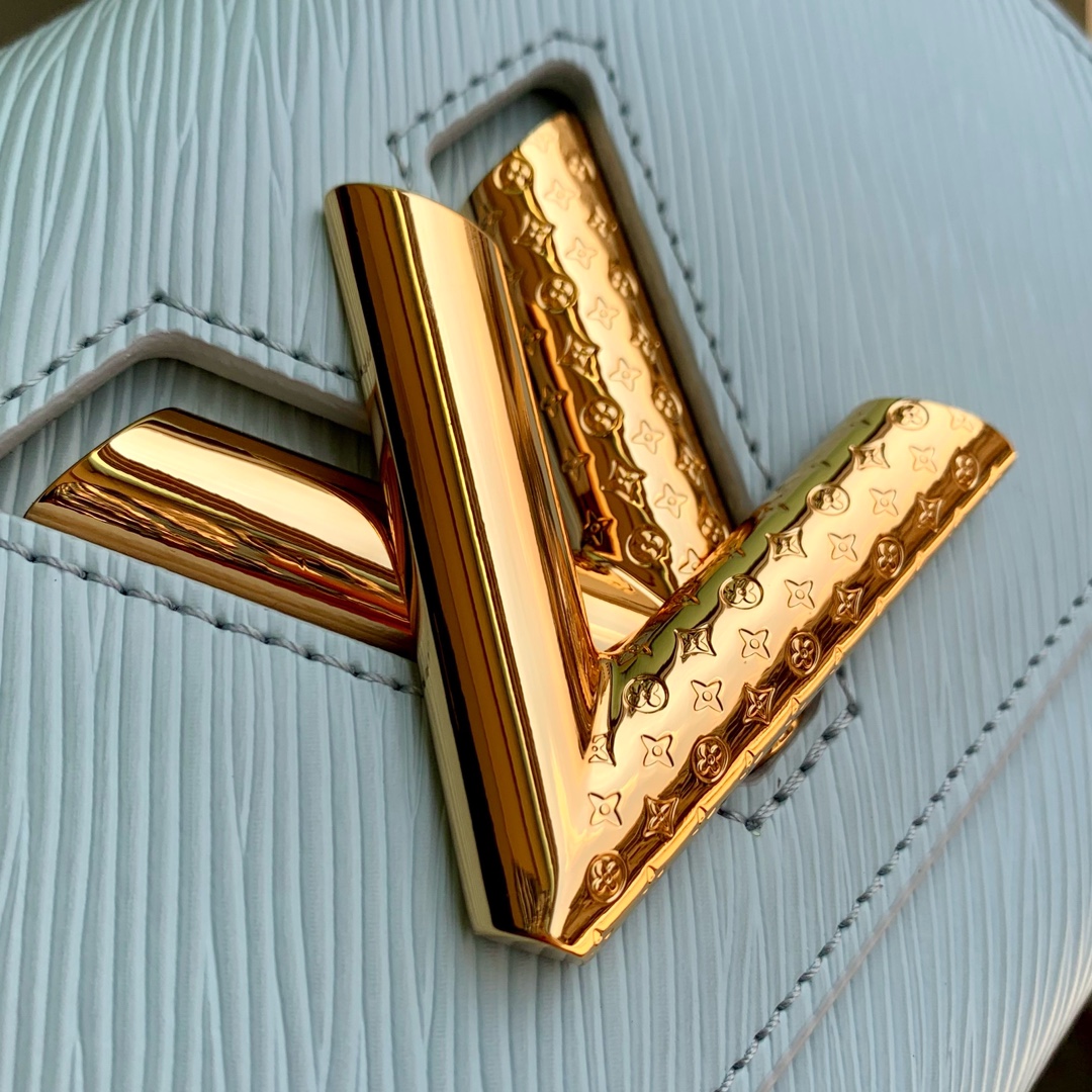 l**is V*t*n twist pm lv bloom bag-19x 15x 9cm