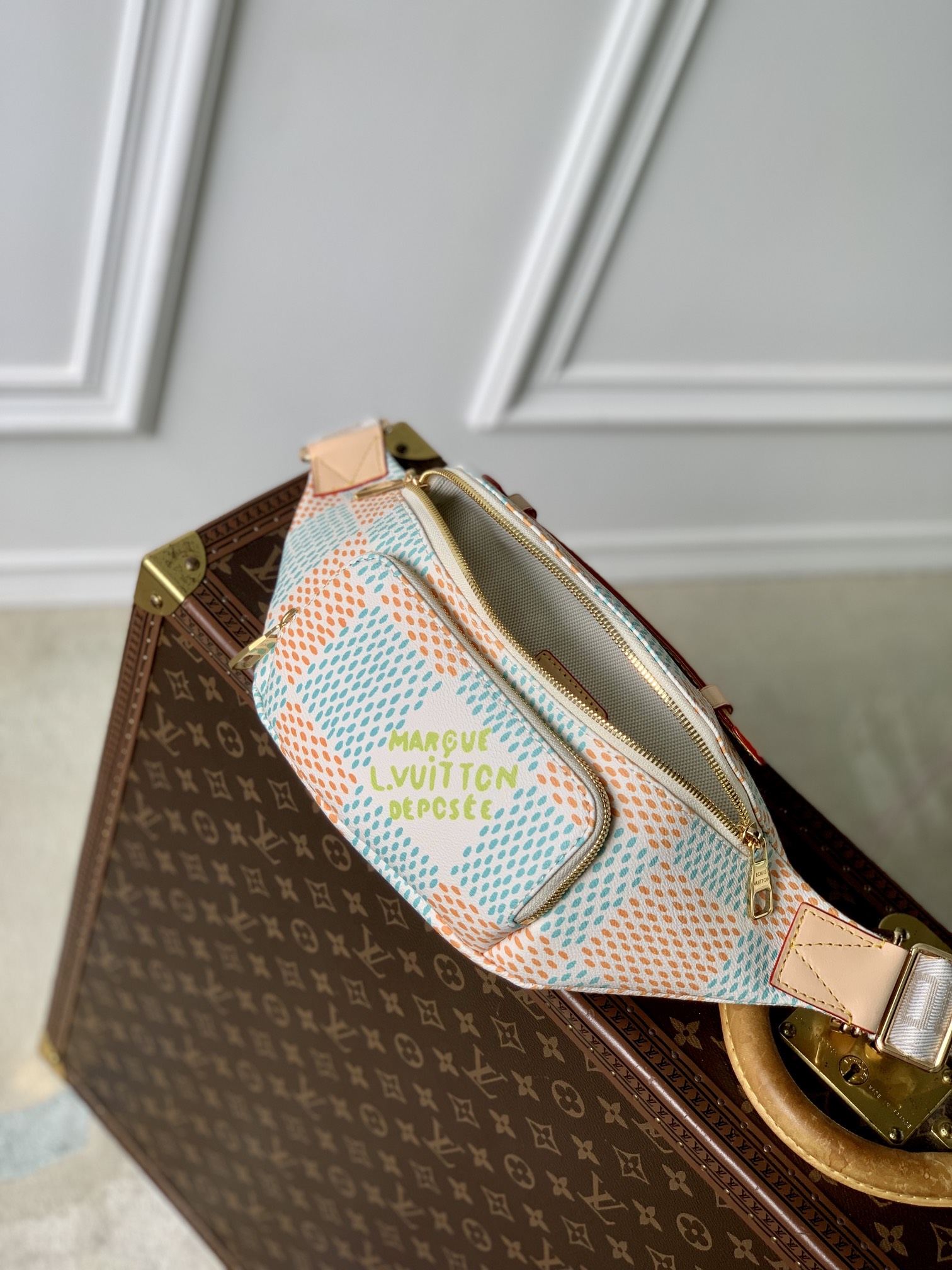 l**is V*t*n rush bum bag-m24987-30*15*8cm