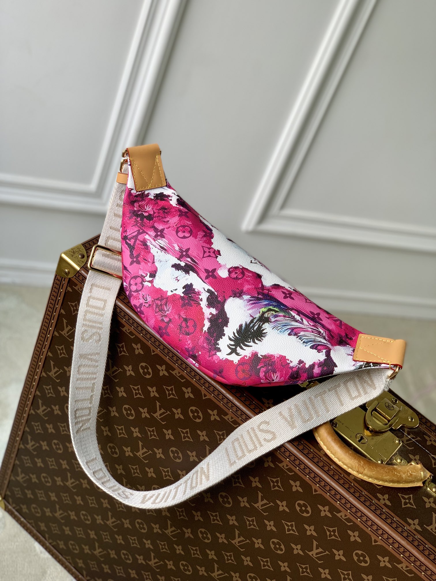 l**is V*t*n rush bum bag-m11563-30*15*8cm