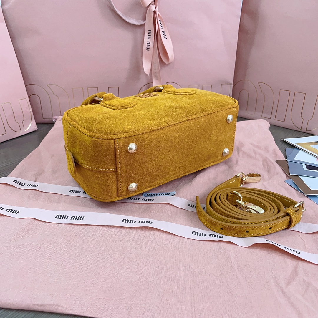 MiuMiu Top Handbags-22X10.5X7.5CM