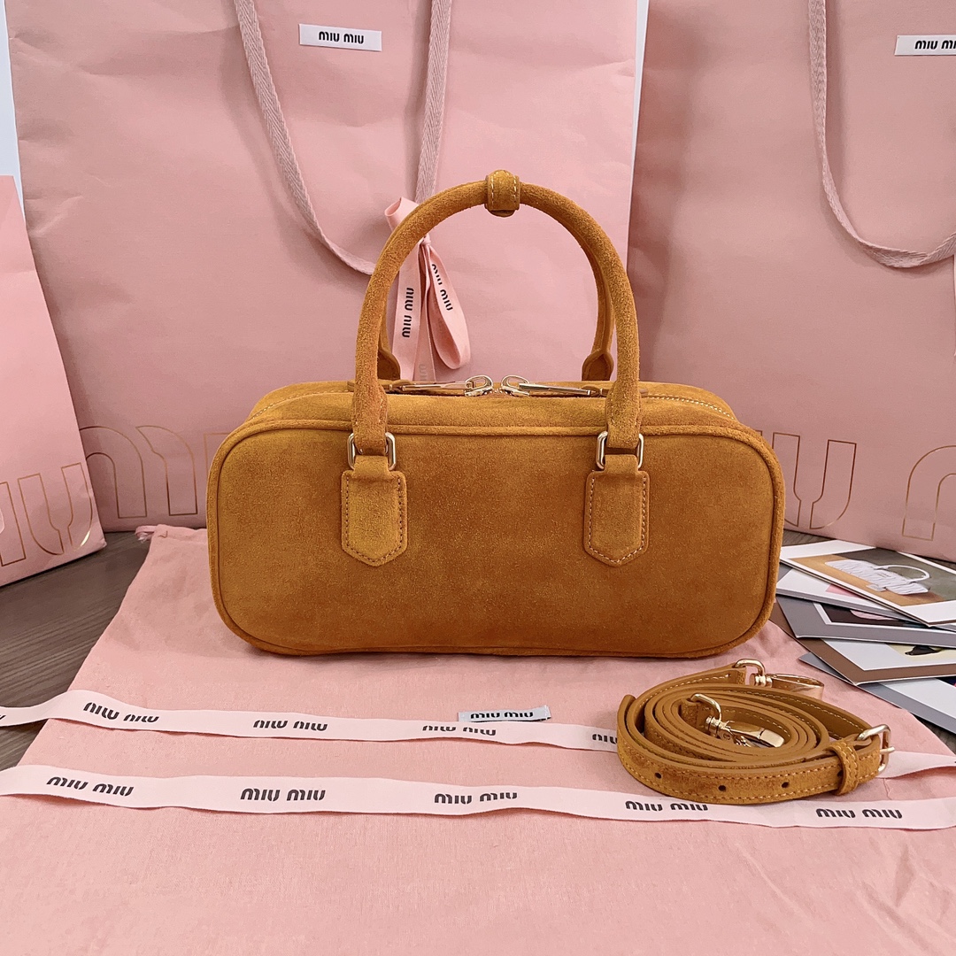 MiuMiu Top Handbags-27X12X9CM