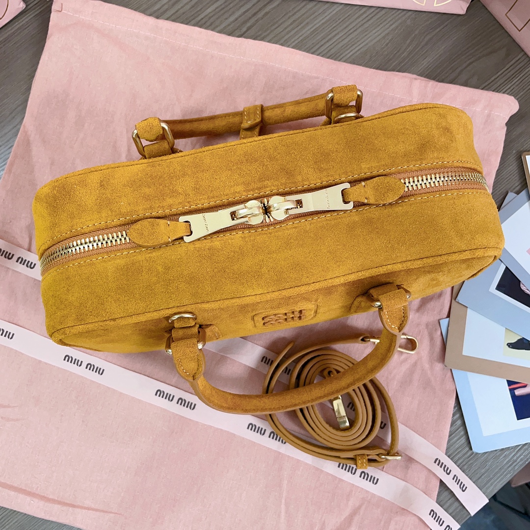 MiuMiu Top Handbags-27X12X9CM