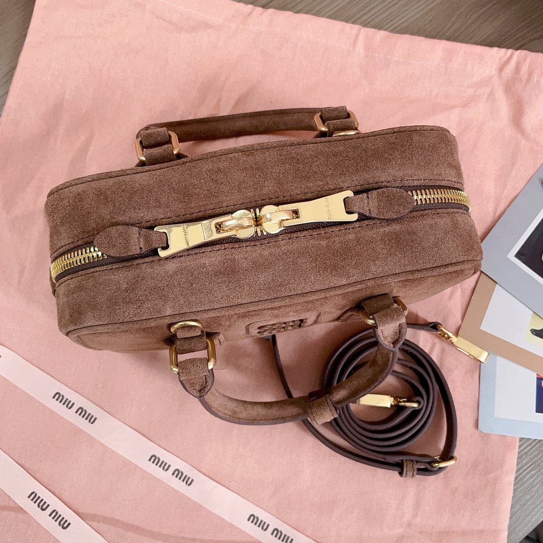 MiuMiu Top Handbags-22X10.5X7.5CM