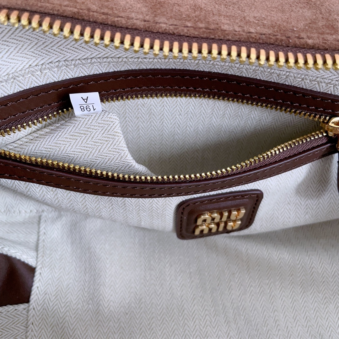 MiuMiu Top Handbags-27X12X9CM