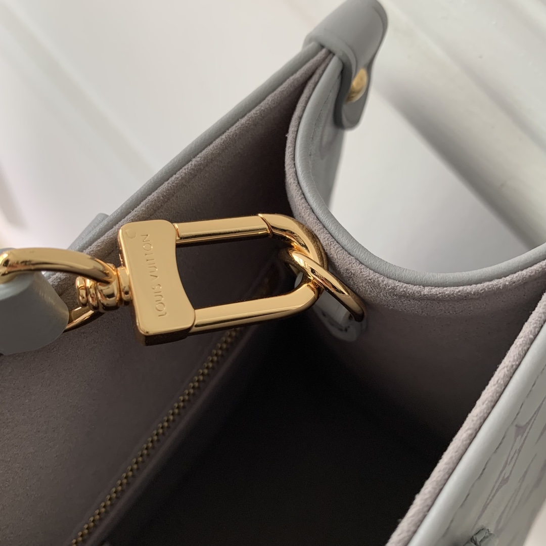 l**is V*t*n onthego handbag-25*19*11.5 cm