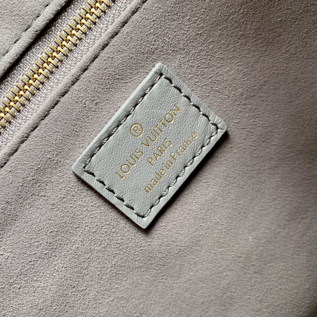 l**is V*t*n onthego handbag-25*19*11.5 cm