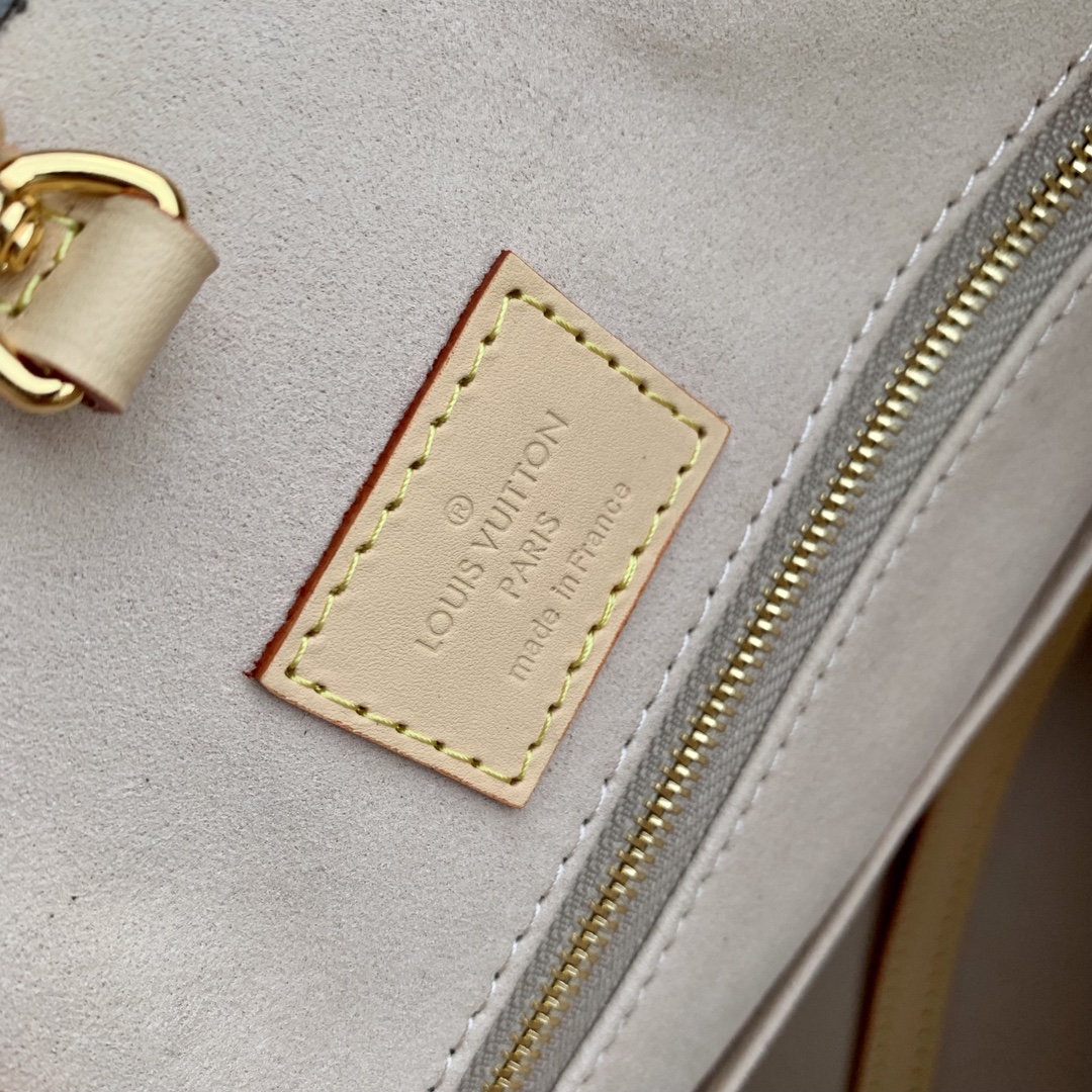 l**is V*t*n onthego handbag-35*27*14cm