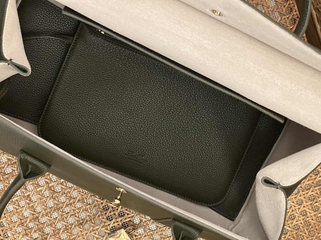 Loro Piana Loom Bag L32-33 x 23 x 18CM