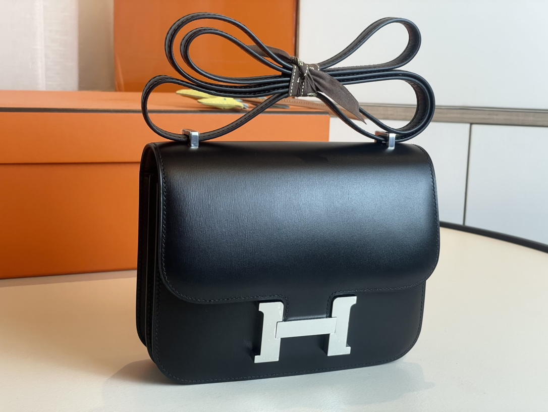 H**mes constance box leather-19cm