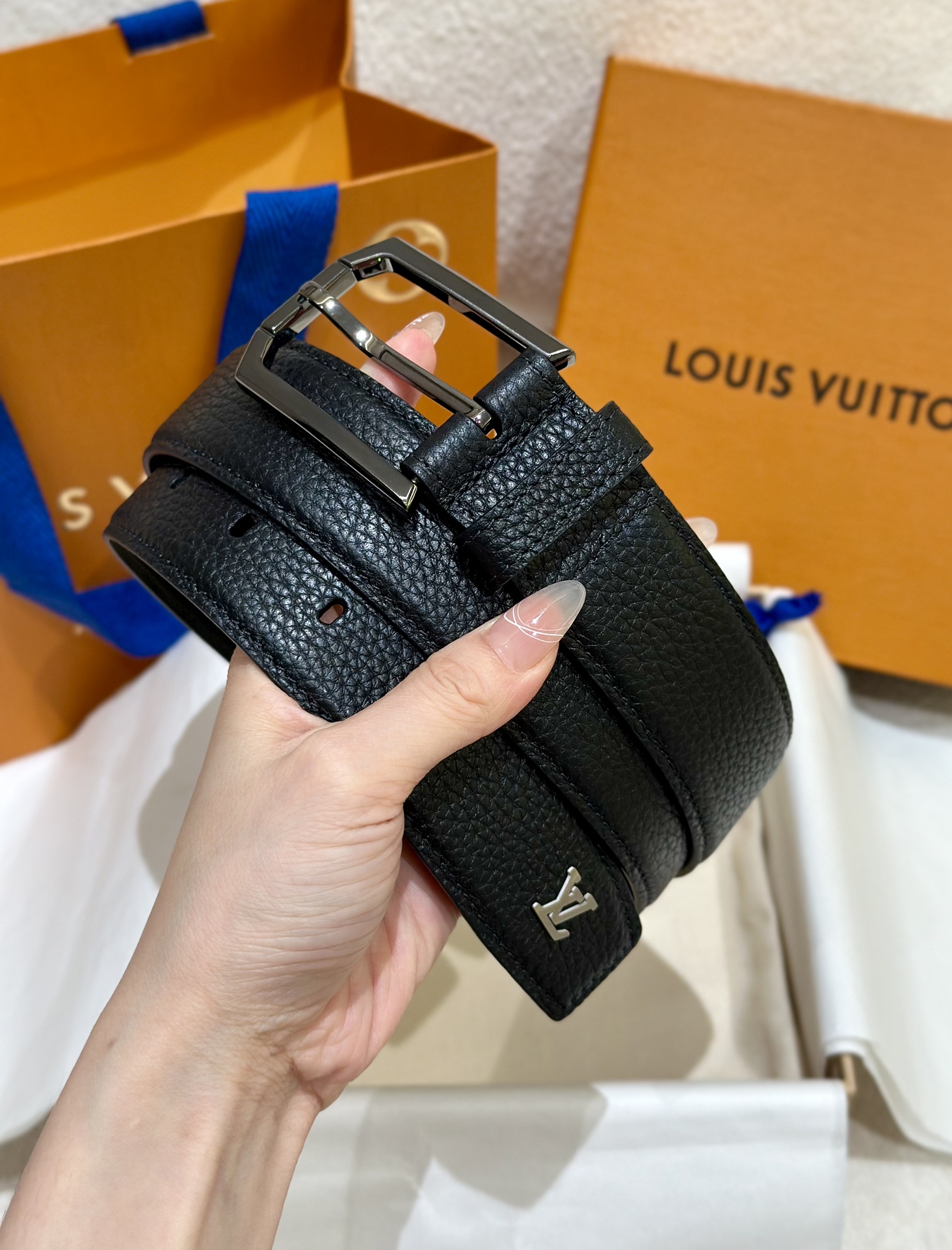 l**is V*t*n belt-4cm