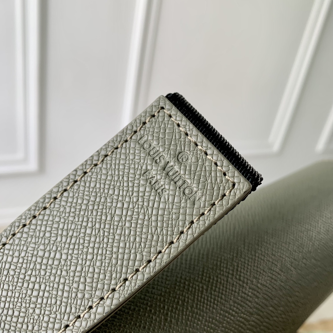 l**is V*t*n district messenger bag-m46255-26*20*7cm