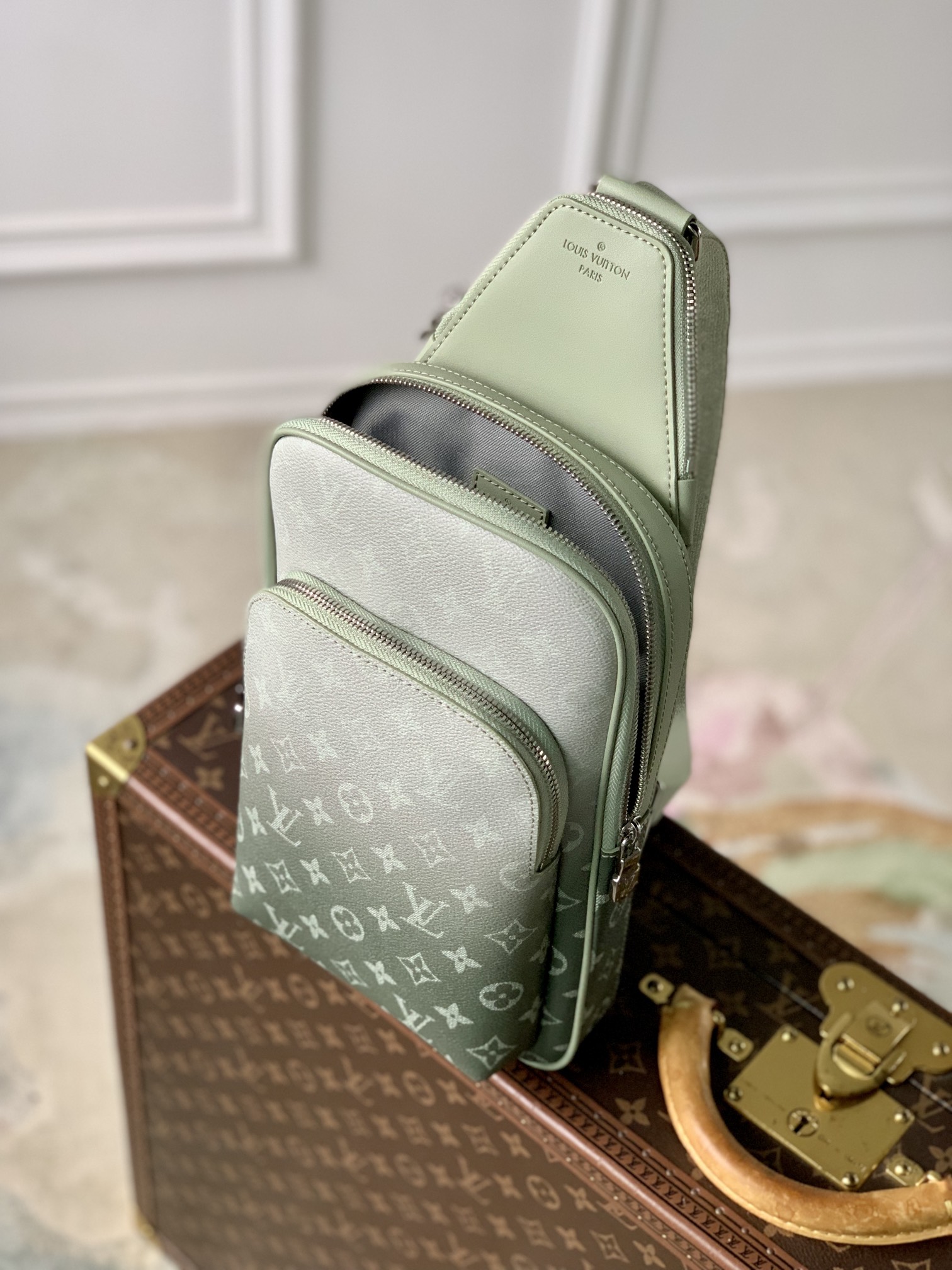 l**is V*t*n slingbag pm -m11702-20×31×10cm