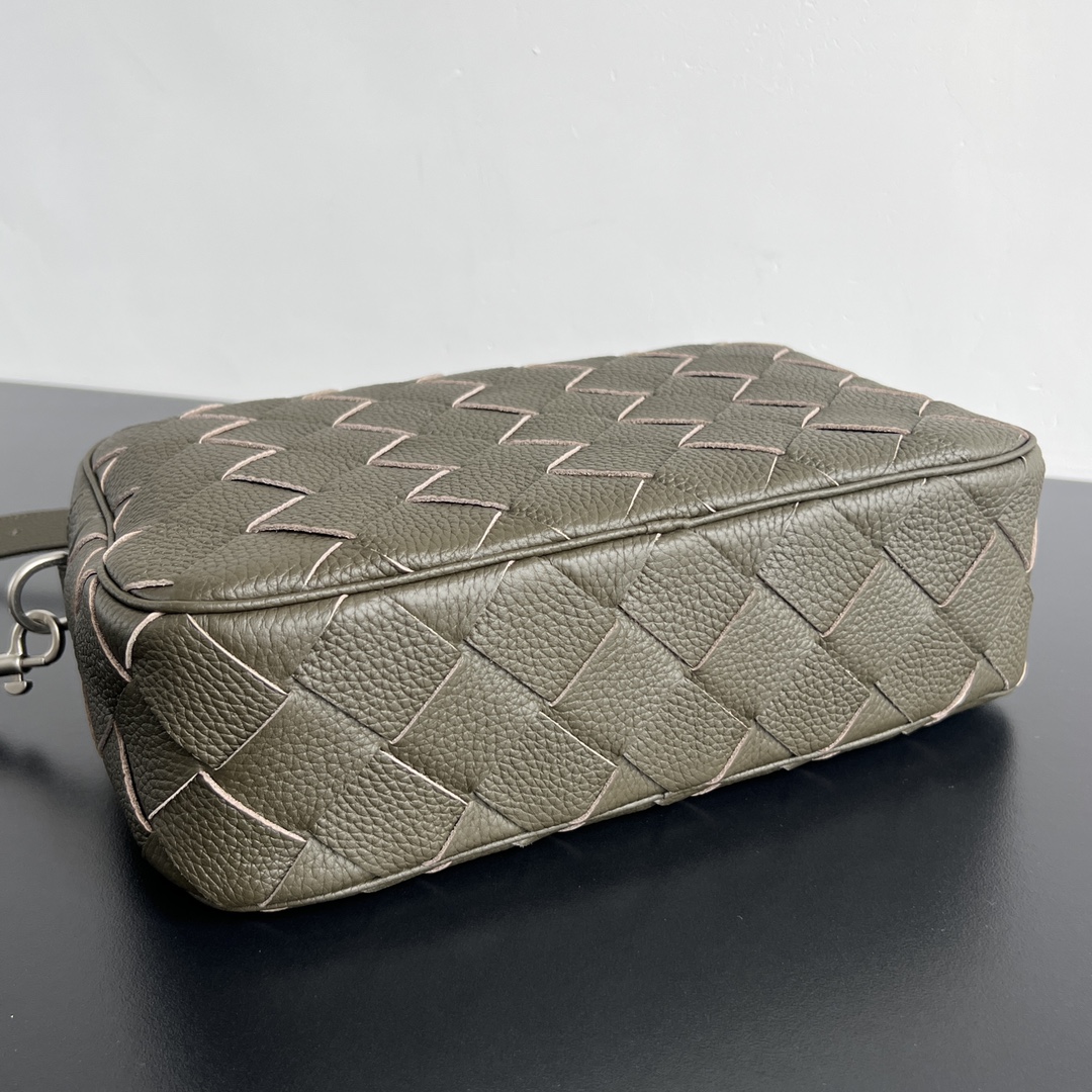 Bo*te*ga ve*ne*ta camera bag-29x19.5x7.5cm