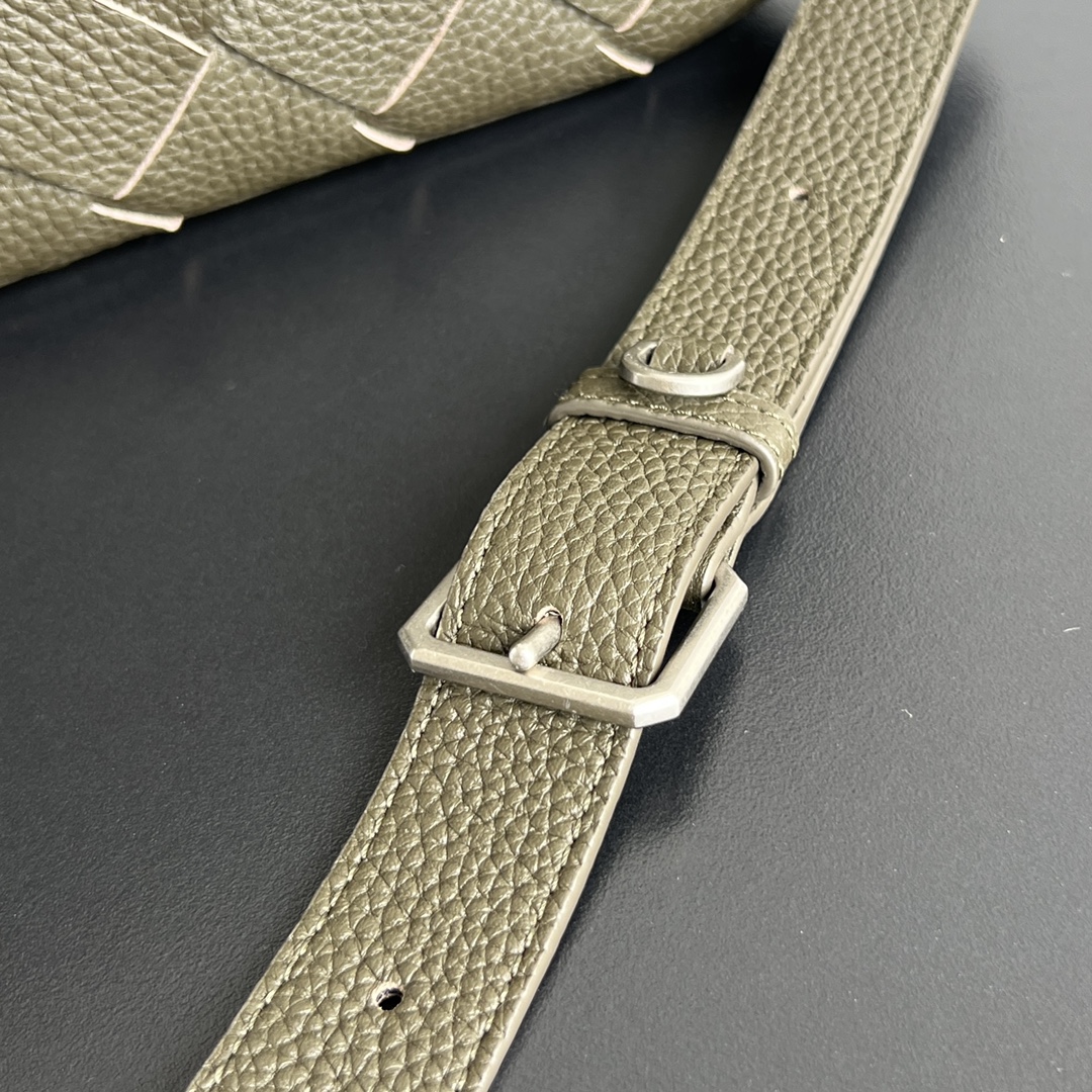 Bo*te*ga ve*ne*ta camera bag-29x19.5x7.5cm