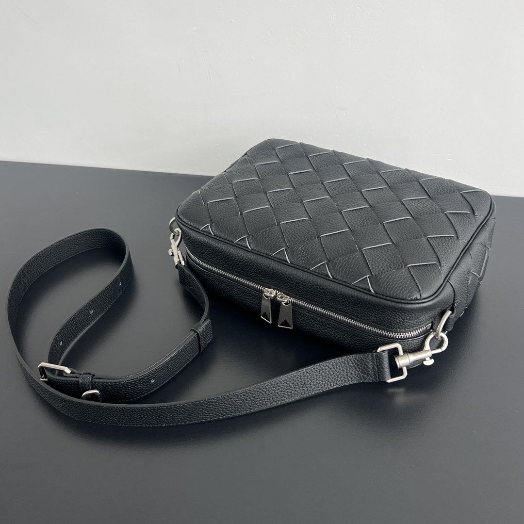 Bo*te*ga ve*ne*ta camera bag-29x19.5x7.5cm