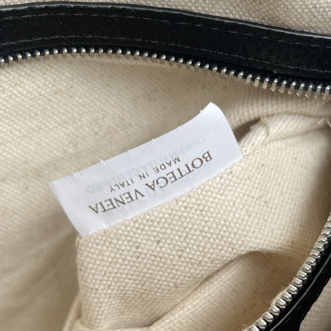 Bo*te*ga ve*ne*ta camera bag-29x19.5x7.5cm