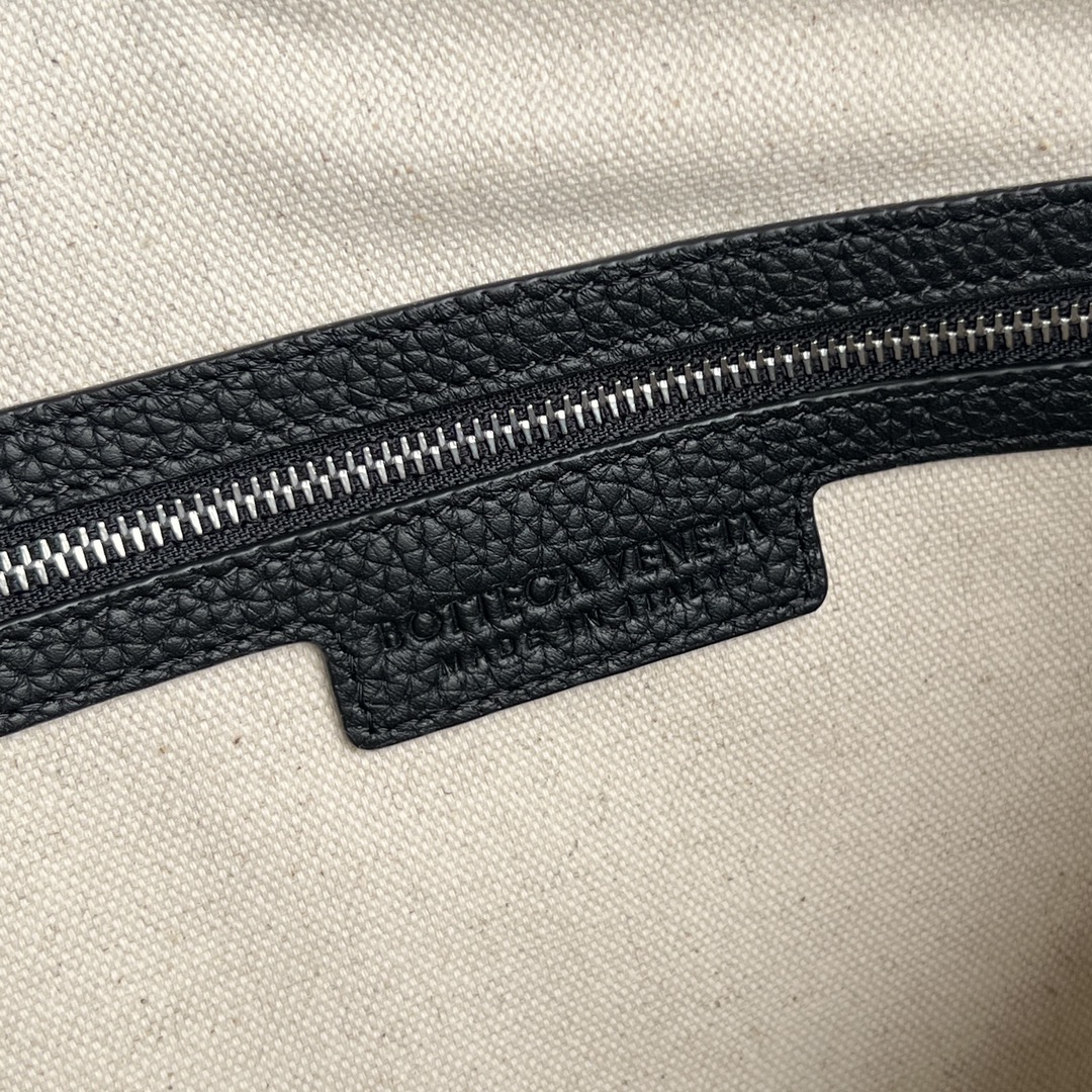 Bo*te*ga ve*ne*ta diago hobo-39*24*16cm