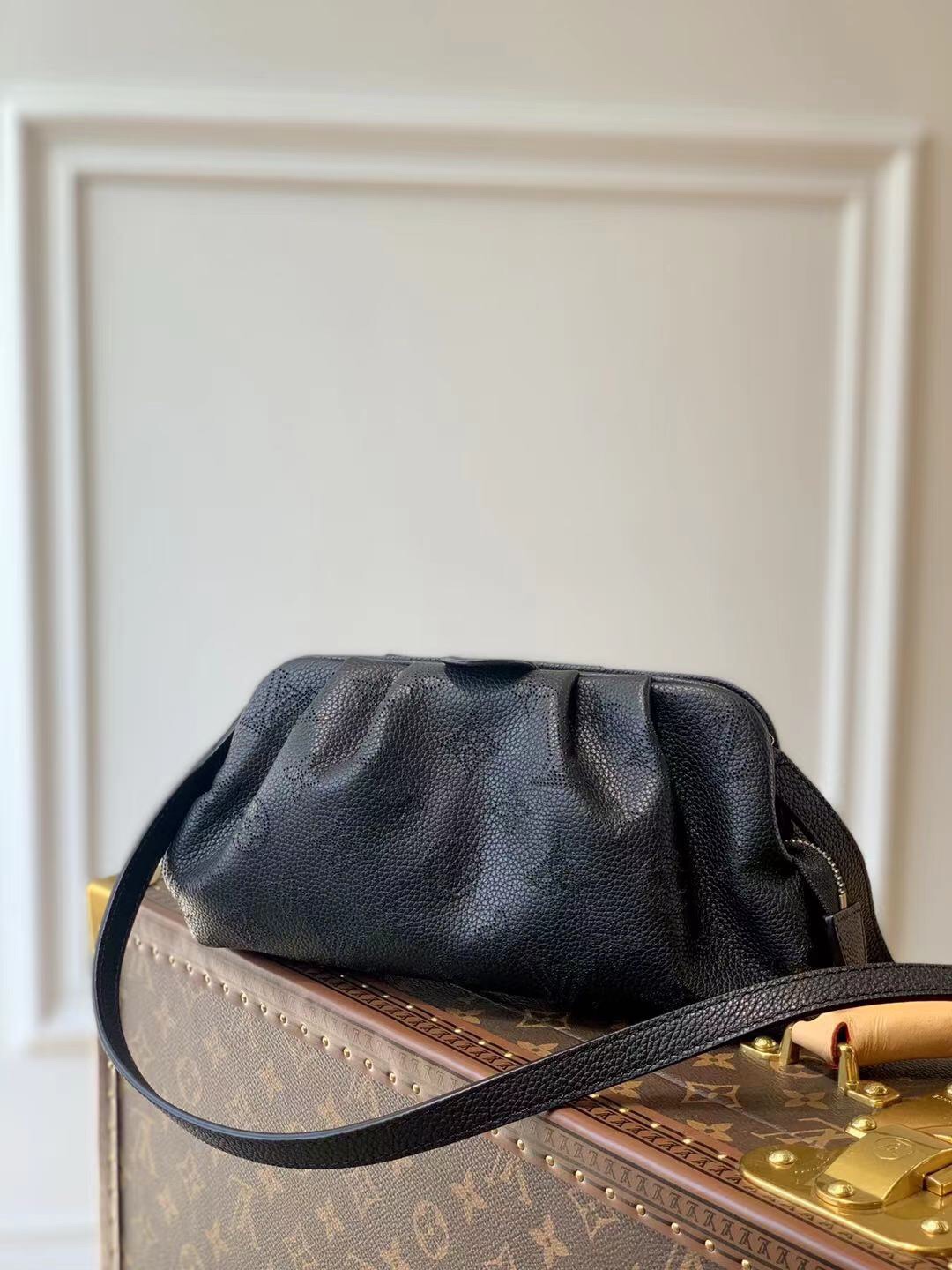 l**is V*t*n scala handbags-23*12.5*5cm