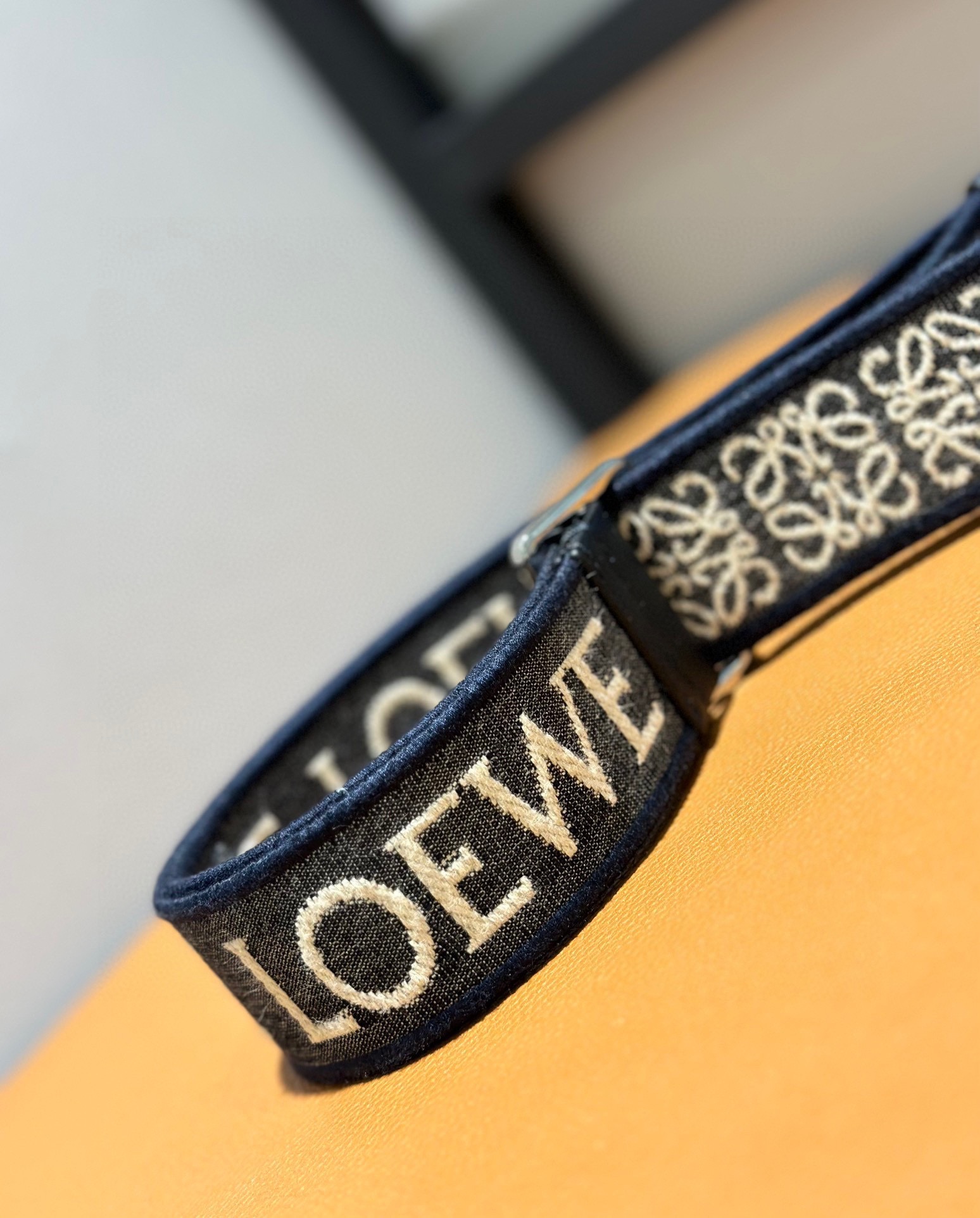 Loewe Straps-105*4CM