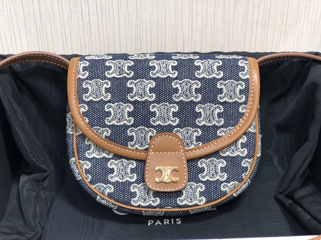 Celin Cabas Triomphe Handbags-15*11*4CM