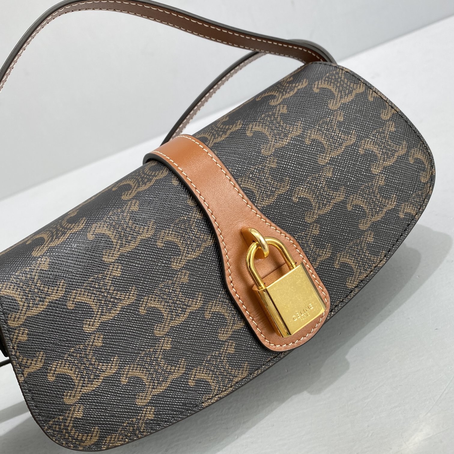 Celin Mini Tabou Clutch On Strap-18*8*5CM