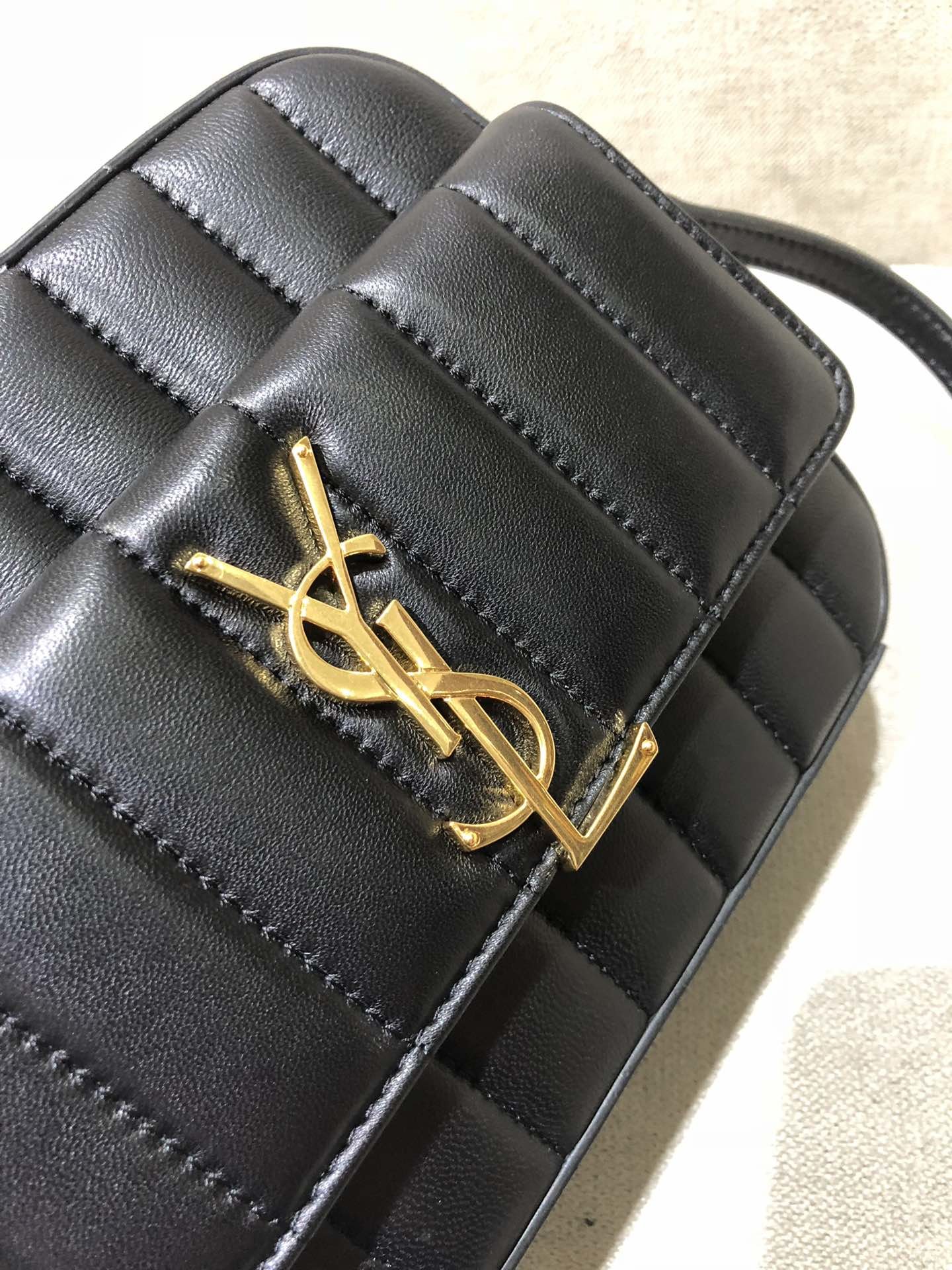 YSL Vicky Chain Bag-18*13*6CM