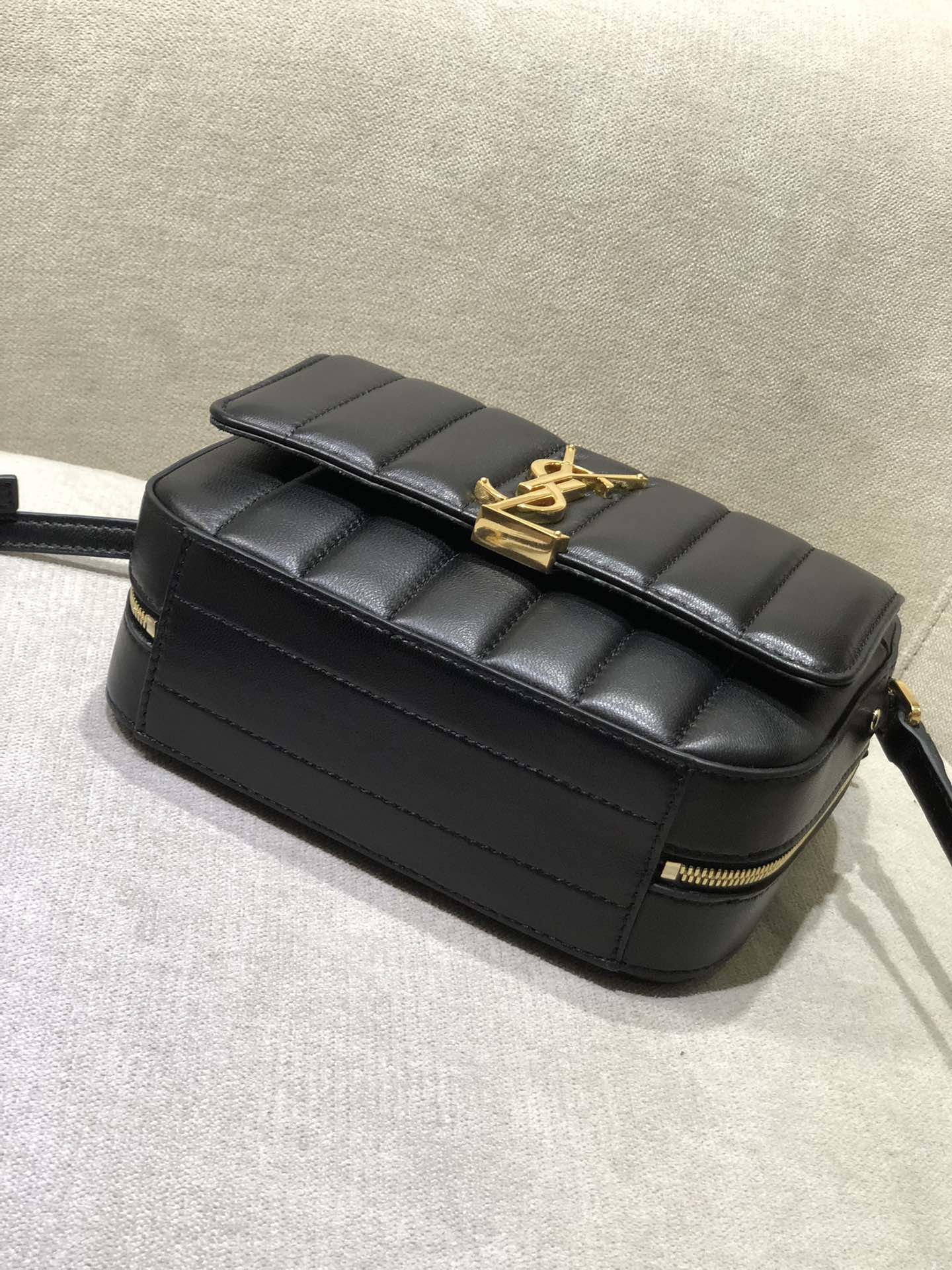 YSL Vicky Chain Bag-18*13*6CM