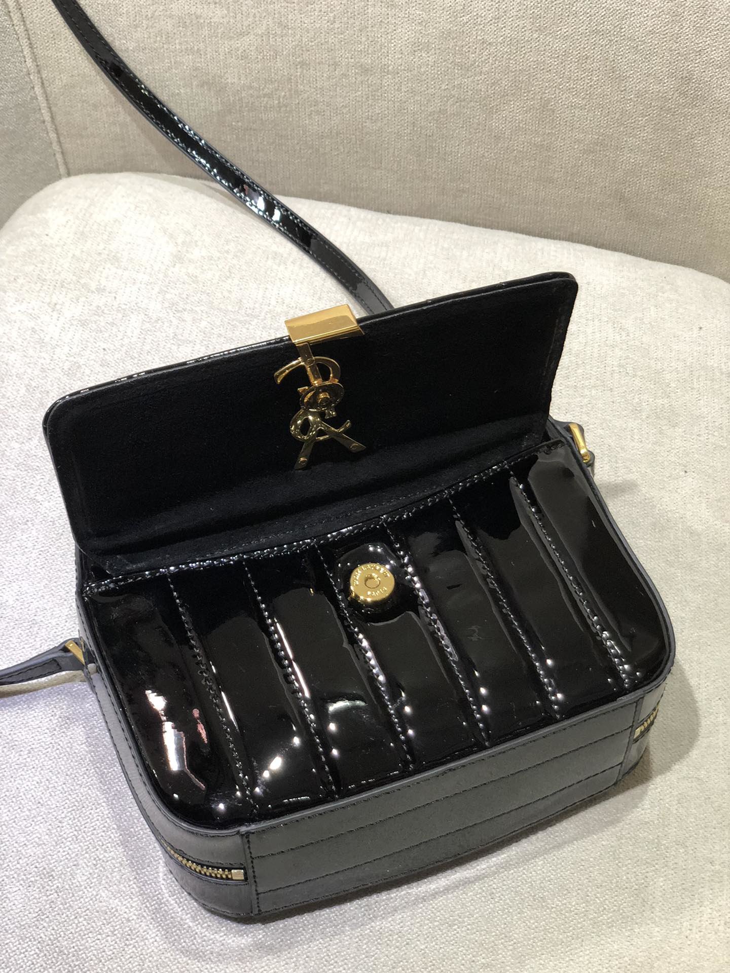 YSL Vicky Chain Bag-18*13*6CM
