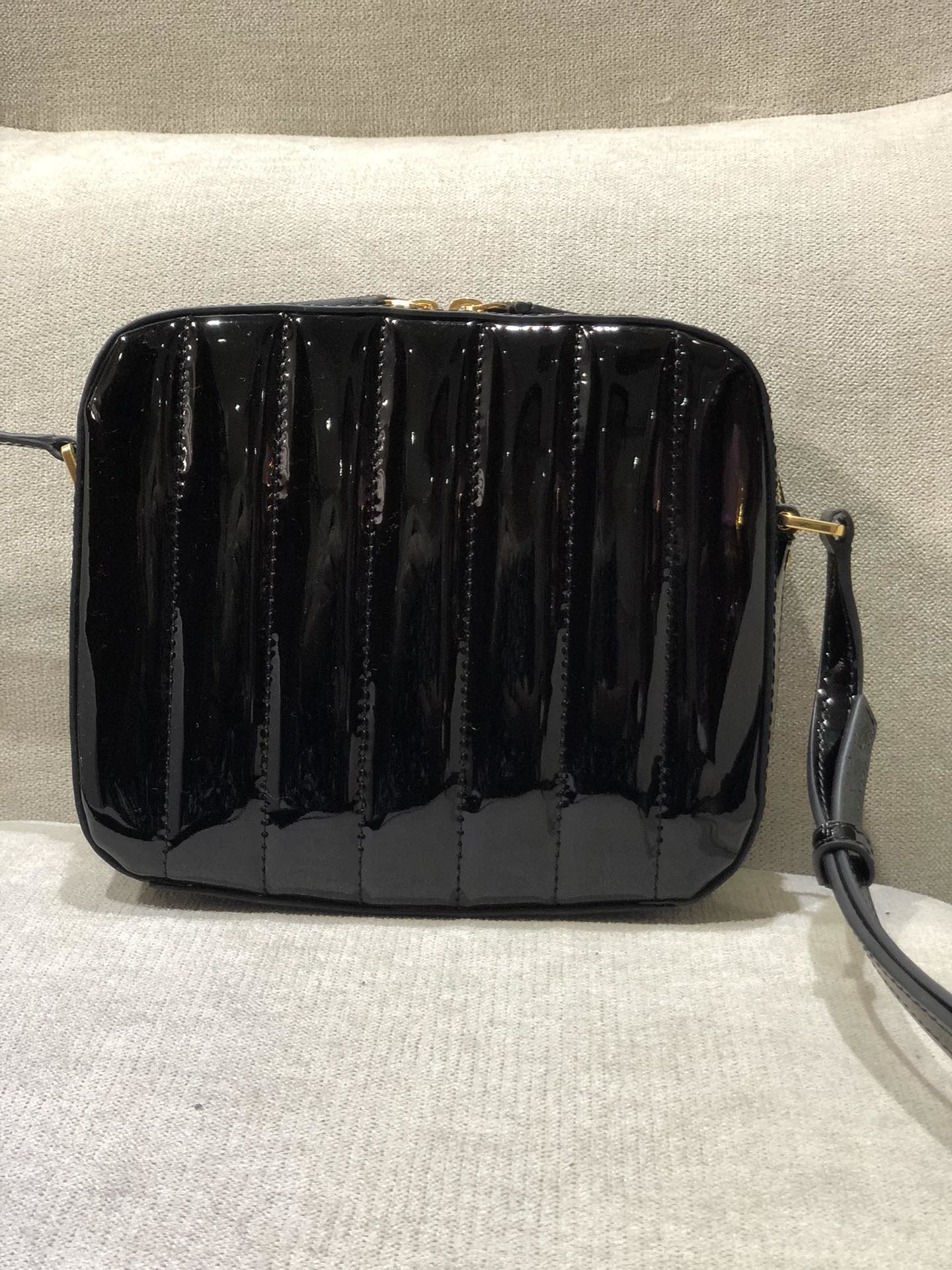 YSL Vicky Chain Bag-18*13*6CM